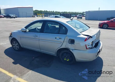 2010 Hyundai Accent Gls z USA, uszkodzony, nr VIN KMHCN4AC2AU415745